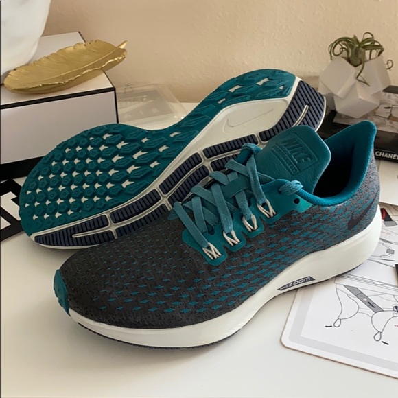 NWT Nike Air Zoom Pegasus 35 running shoes - Picture 8 of 8